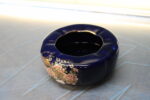 24. Cenicero, cuenco de porcelana azul cobalto de Japón. Pintado a mano. - Imagen 2