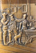 2. Pequeño cuadro de cobre repujado: Escena de pos-caza en el pub. - Imagen 2