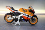03. Maqueta Moto GP: Honda RC211V. Dani Pedrosa 2006. 1:12. - Imagen 3