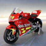 08. Maqueta Moto GP: Honda RC211V. Toni Elias 2006. 1:12.
