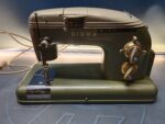 Maquina de coser portatil, con maleta SIGMA, súper-automatica, años 70 - Imagen 13