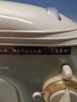 Maquina de coser portatil, con maleta SIGMA, súper-automatica, años 70 - Imagen 11