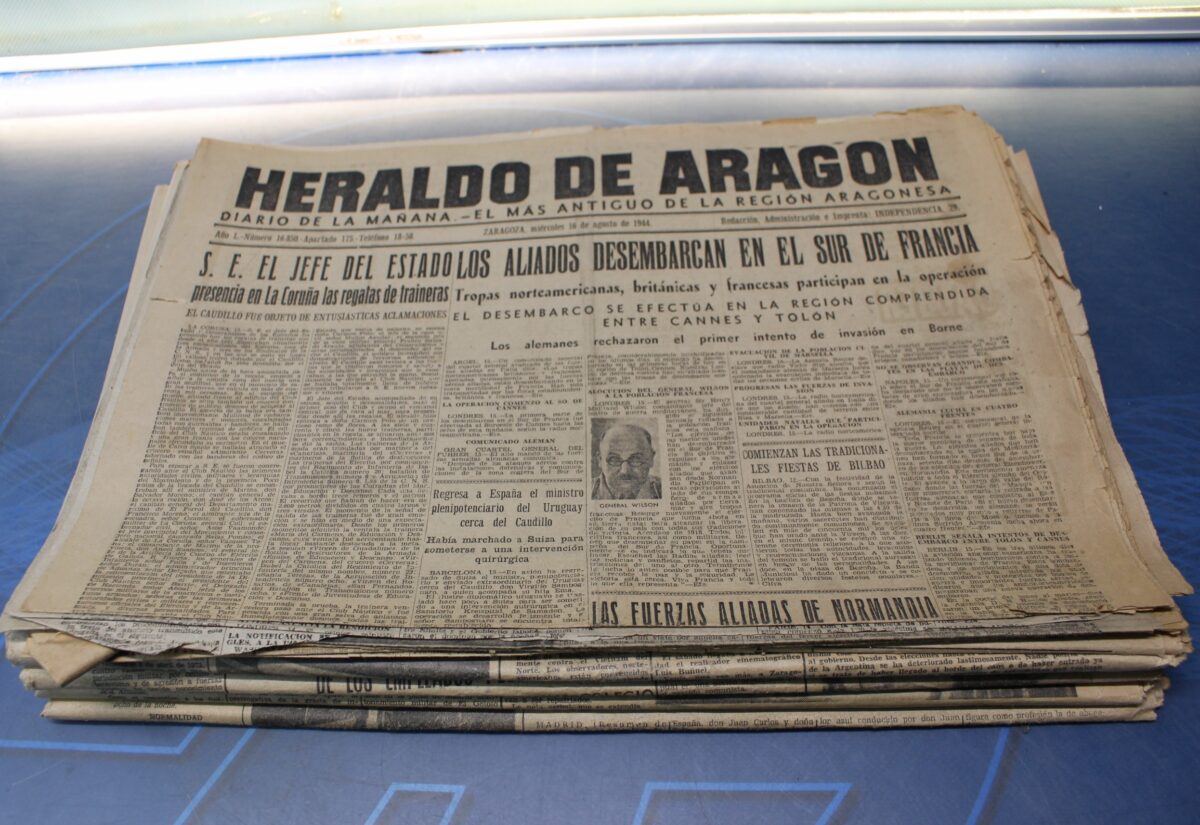 IMG_8168 Heraldo de Aragón. Periódicos antiguos. Años 40, 50 y 70. - Imagen 1