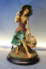 Reproducción en resina de figura “Pastora” de Giuseppe Armani, Capodimonte.