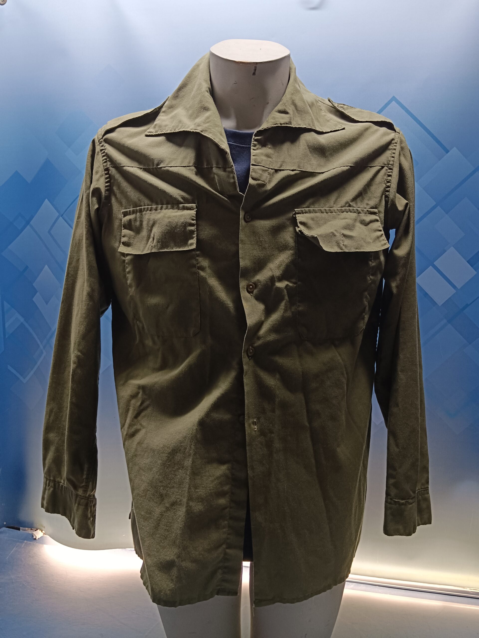 IMG_20260729_180232 Camisa militar clásica talla l ejército español años 70/80 - Imagen 1